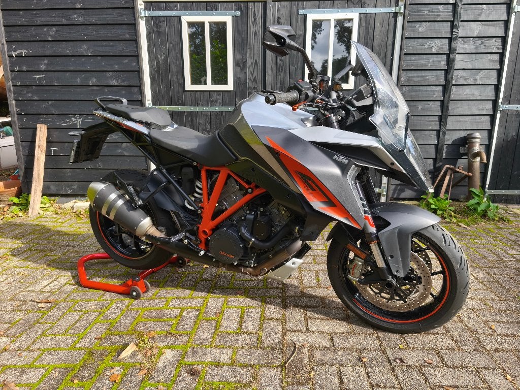 KTM Superduke 1290 GT, Motoren, 2 cilinders, Gebruikt, Particulier, Traction Control