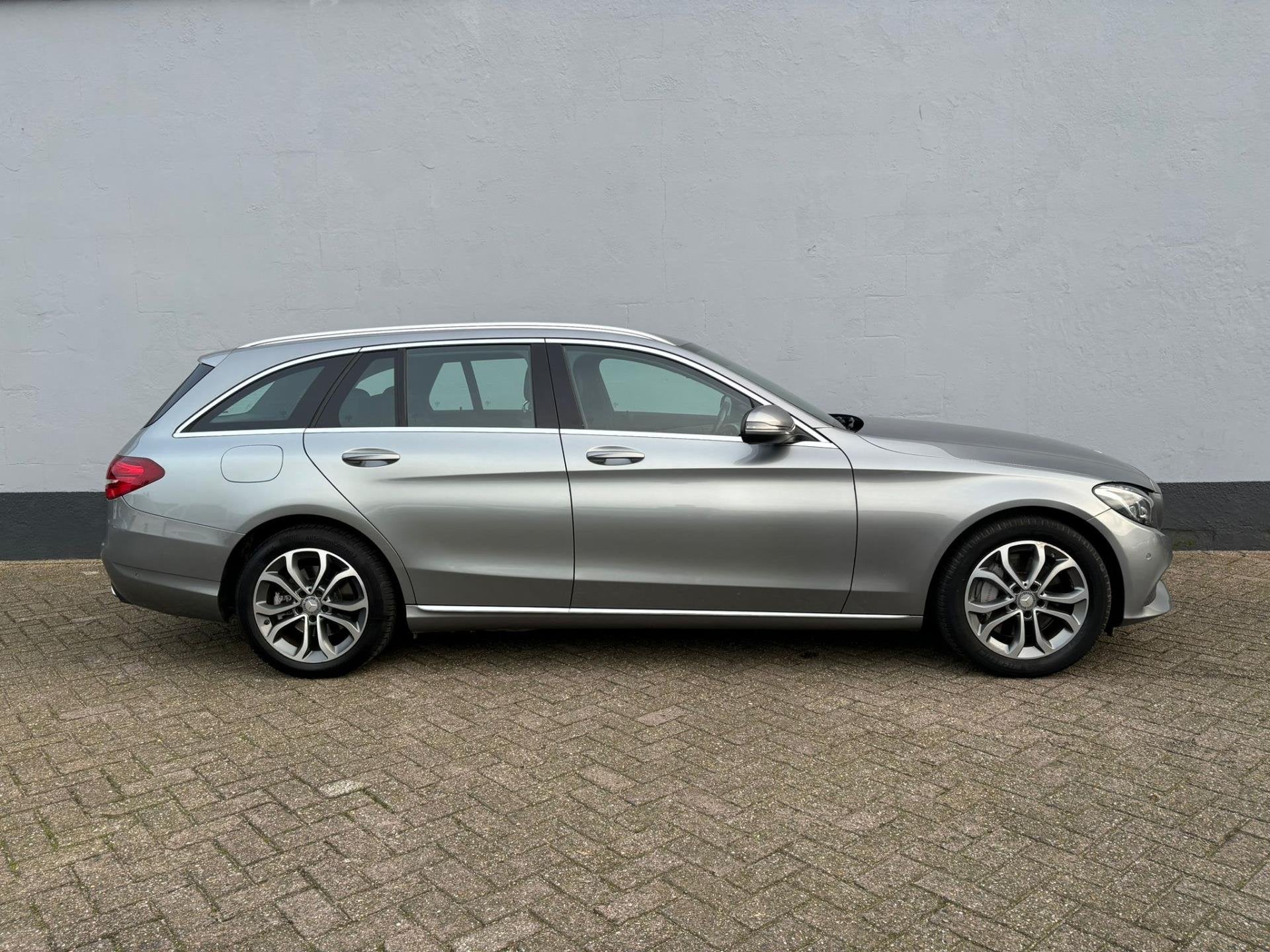Foto 5 van Mercedes-Benz C-klasse Estate 350 e - Led - Camera - Stoel V