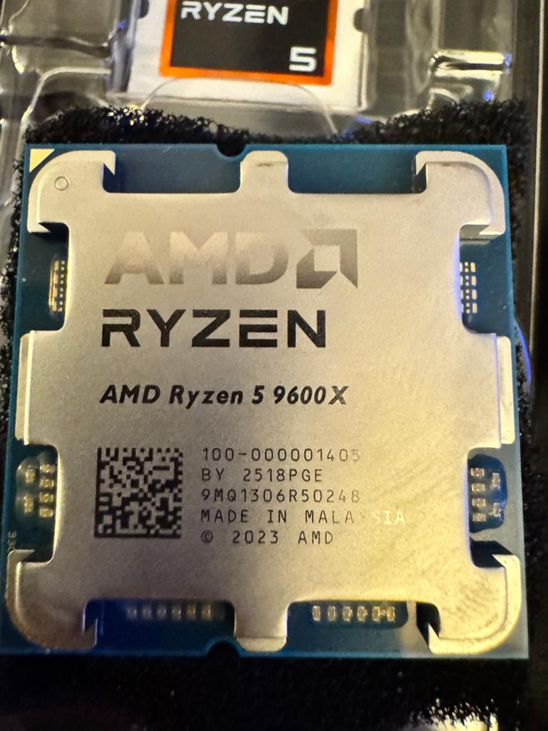 AMD Ryzen 5 9600X CPU (processor), Computers en Software, Ophalen of Verzenden, Zo goed als nieuw, 6-core, 4 Ghz of meer