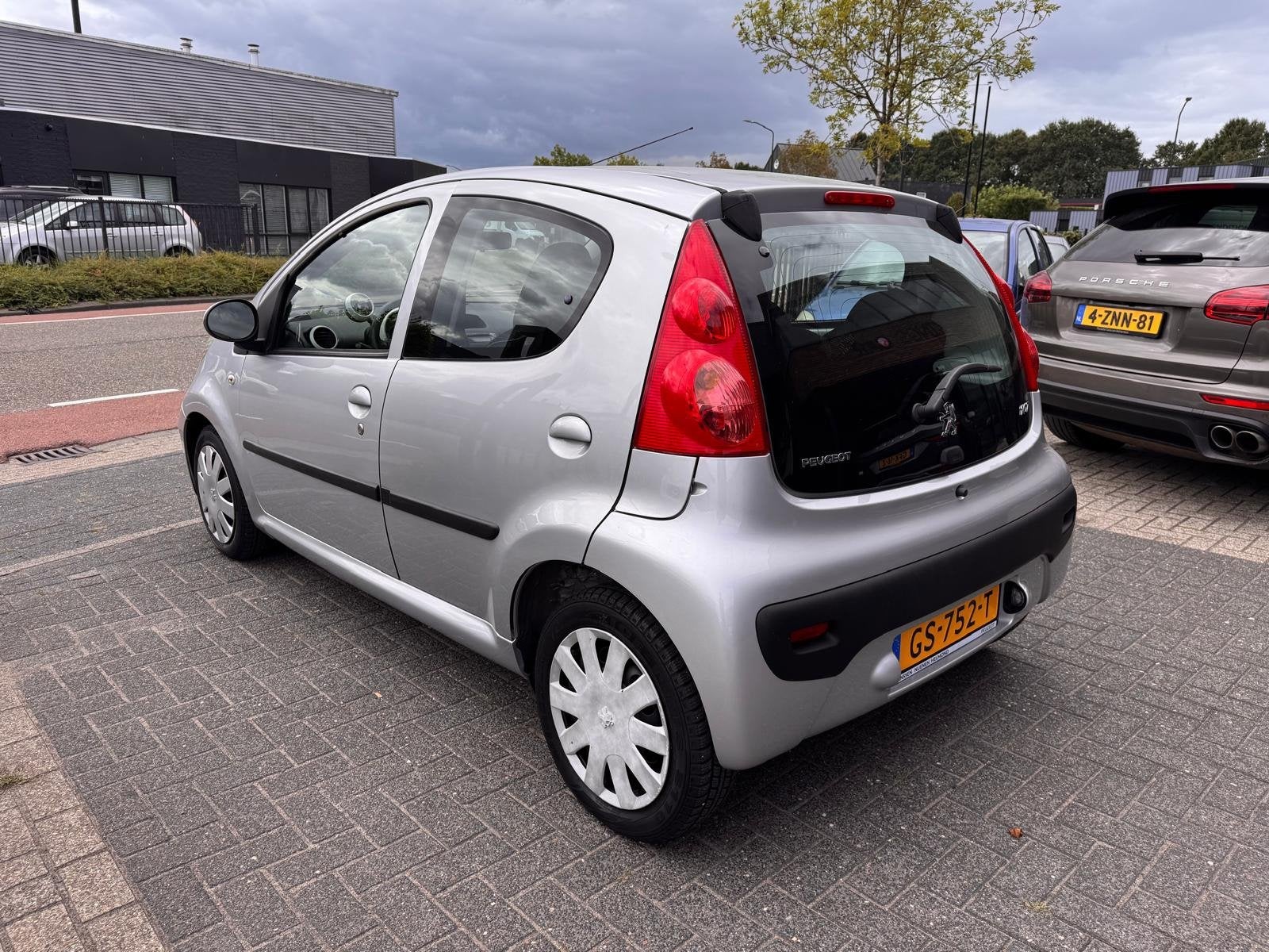 Peugeot 107 1.0-12V XS 5DRS AIRCO APK 2027 NETTE WAGEN, Auto's, Voorwielaandrijving, Gebruikt, 4 stoelen, Overige brandstoffen