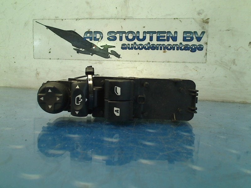 Raamschakelaar Links Voor Citroën DS3 (SA) 2012, Auto-onderdelen, Gebruikt, Citroën, Kontakt-citroen@citroen.com, Citroën Deutschland GmbH