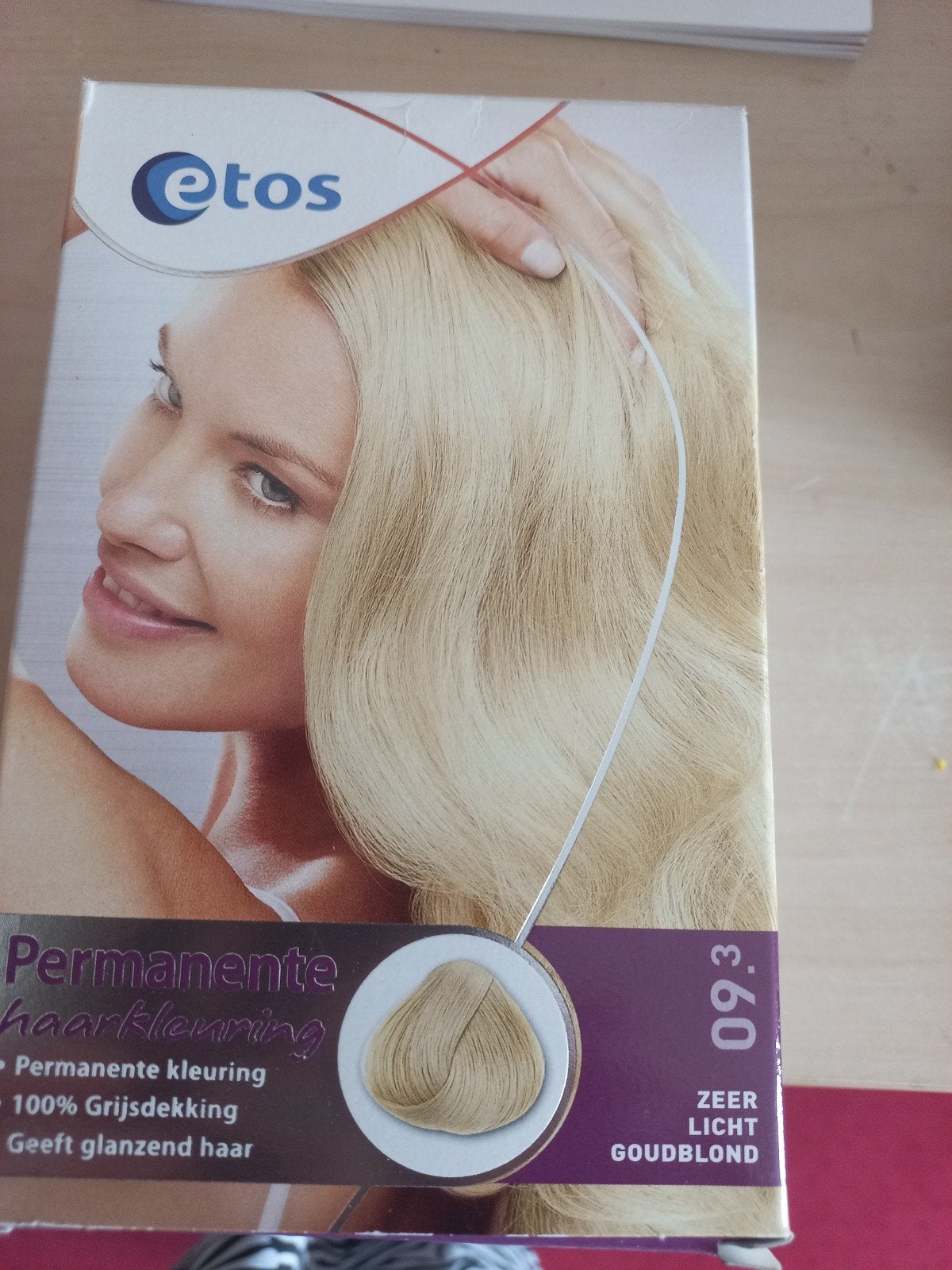 2 pak blond + 2 pak donkerblonde verf (prijs is alle 4), Ophalen of Verzenden, Nieuw, Overige typen
