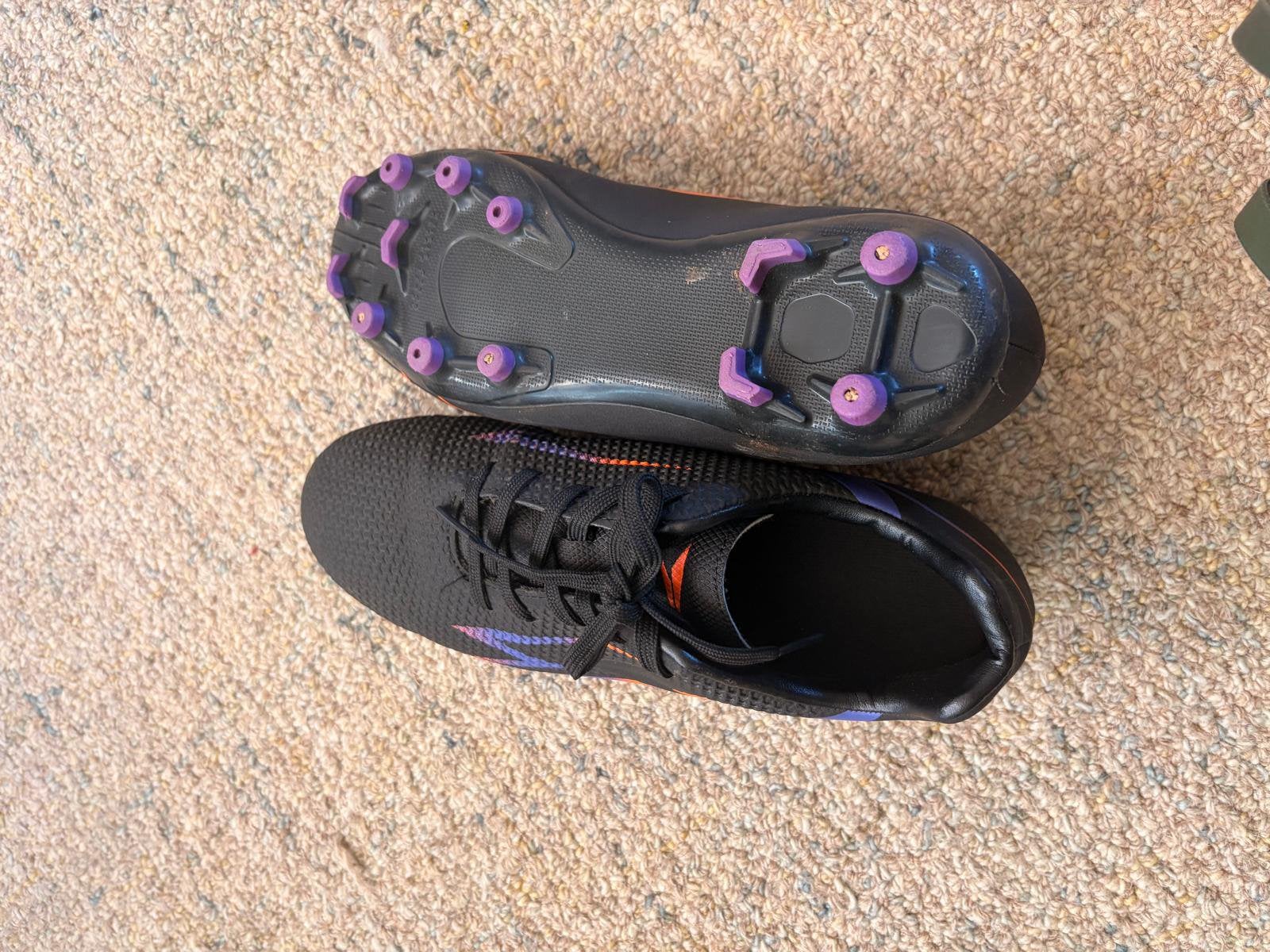 Dutchy voetbalschoenen maat 38 — 2x gedragen, als nieuw, Ophalen of Verzenden, Zo goed als nieuw, Jongen of Meisje