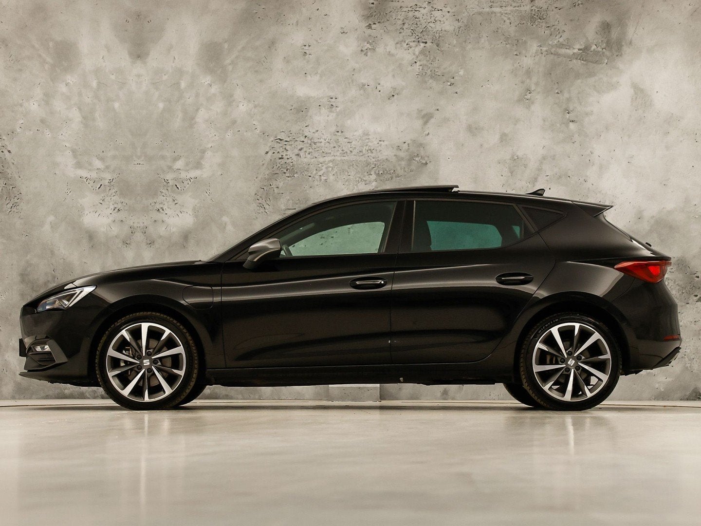 SEAT Leon 1.4 TSI eHybrid PHEV FR 204Pk Automaat (PANORAMADA, 12 maanden, Gebruikt, Leon, Zwart