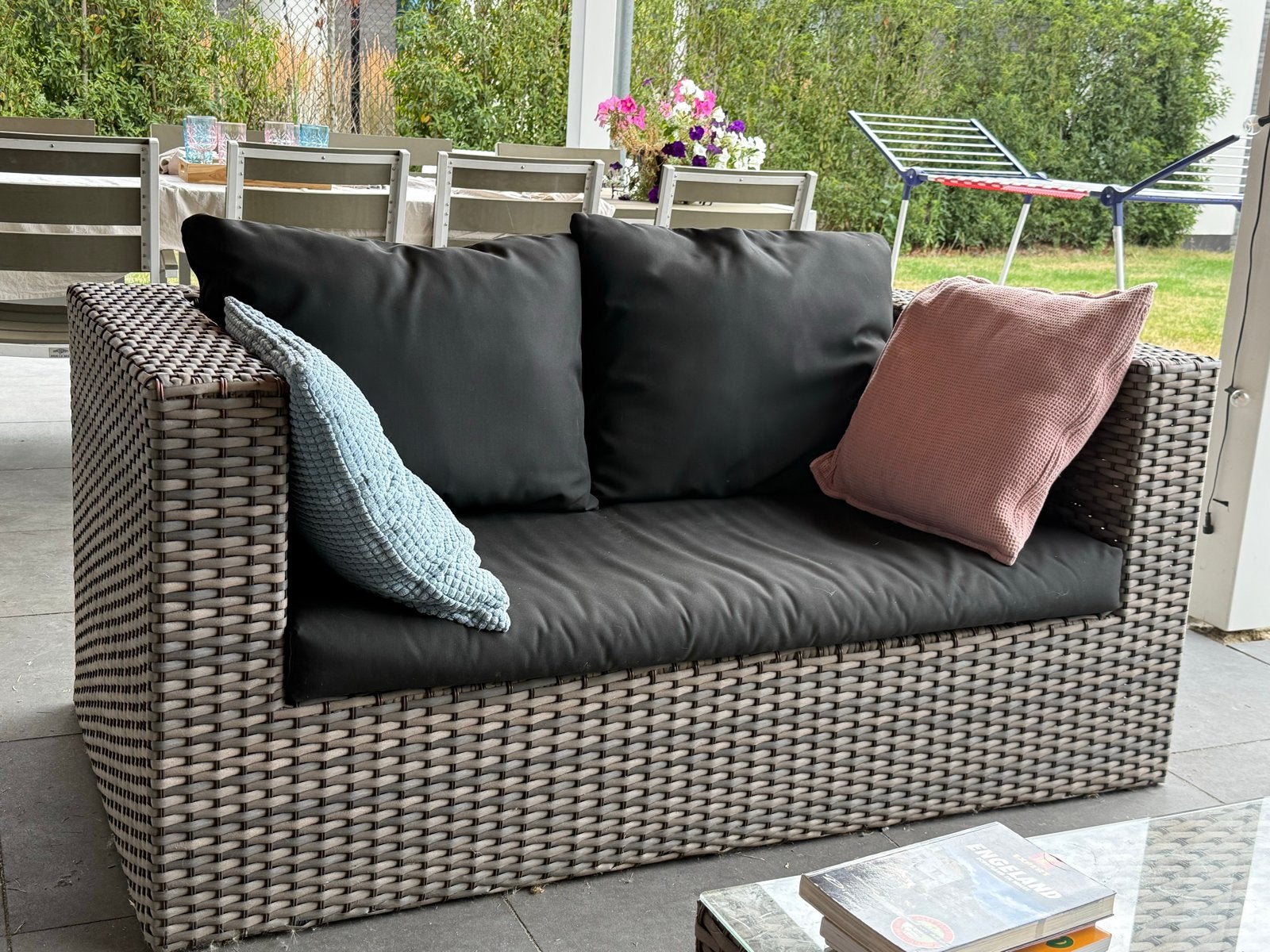 Comfortabele loungeset: 2-zitsbank en 2 fauteuils, Ophalen, Kunststof, Gebruikt, Tweepersoons