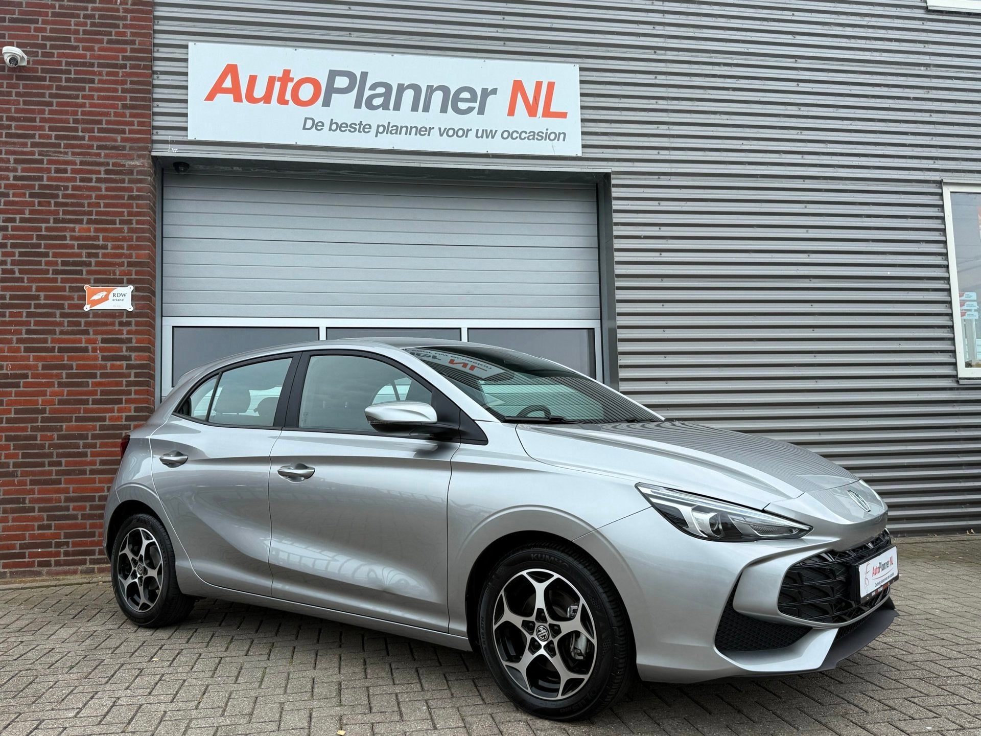 MG 3 1.5 Luxury! Incl. Btw! Camera! Led! Navi! Virtual!, Auto's, MG, Voorwielaandrijving, Stof, Gebruikt, Zwart