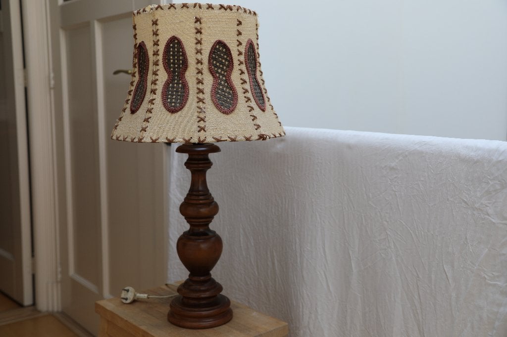 Vintage schemerlamp met houten voet en robuuste kap, Met schakelaar, Gebruikt, Vintage, 43 cm