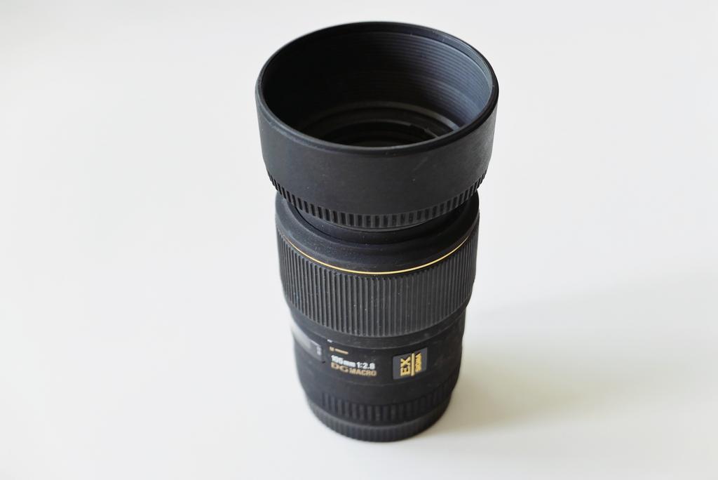 Sigma 105mm F2.8 DG Macro EX (Canon) – uitstekende staat, Ophalen of Verzenden, Zo goed als nieuw, Macrolens