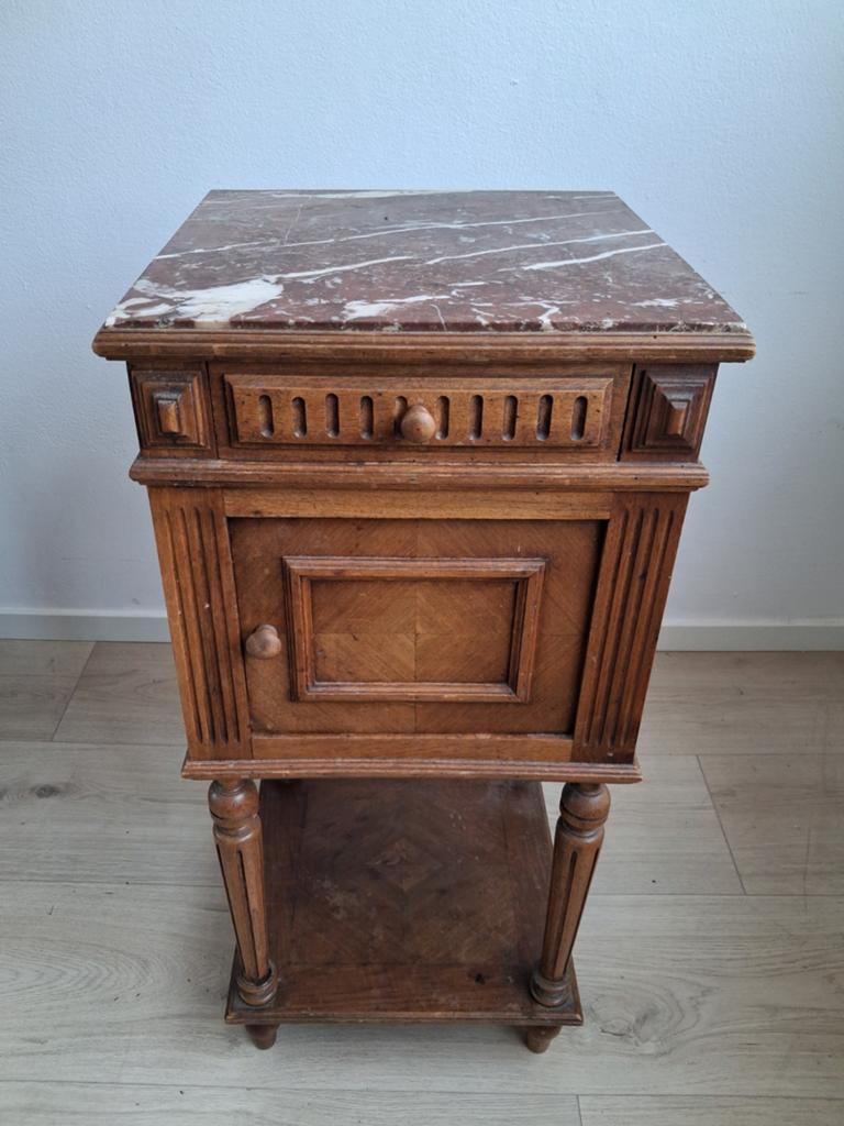 Oud kastje hout/marmer, Ophalen, Gebruikt