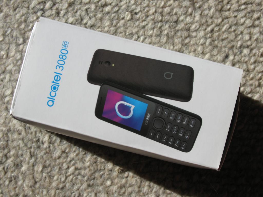 Alcatel 3080 mobieltje, 2,4" kleurenscherm, gsm, 4G, Ophalen, Zo goed als nieuw