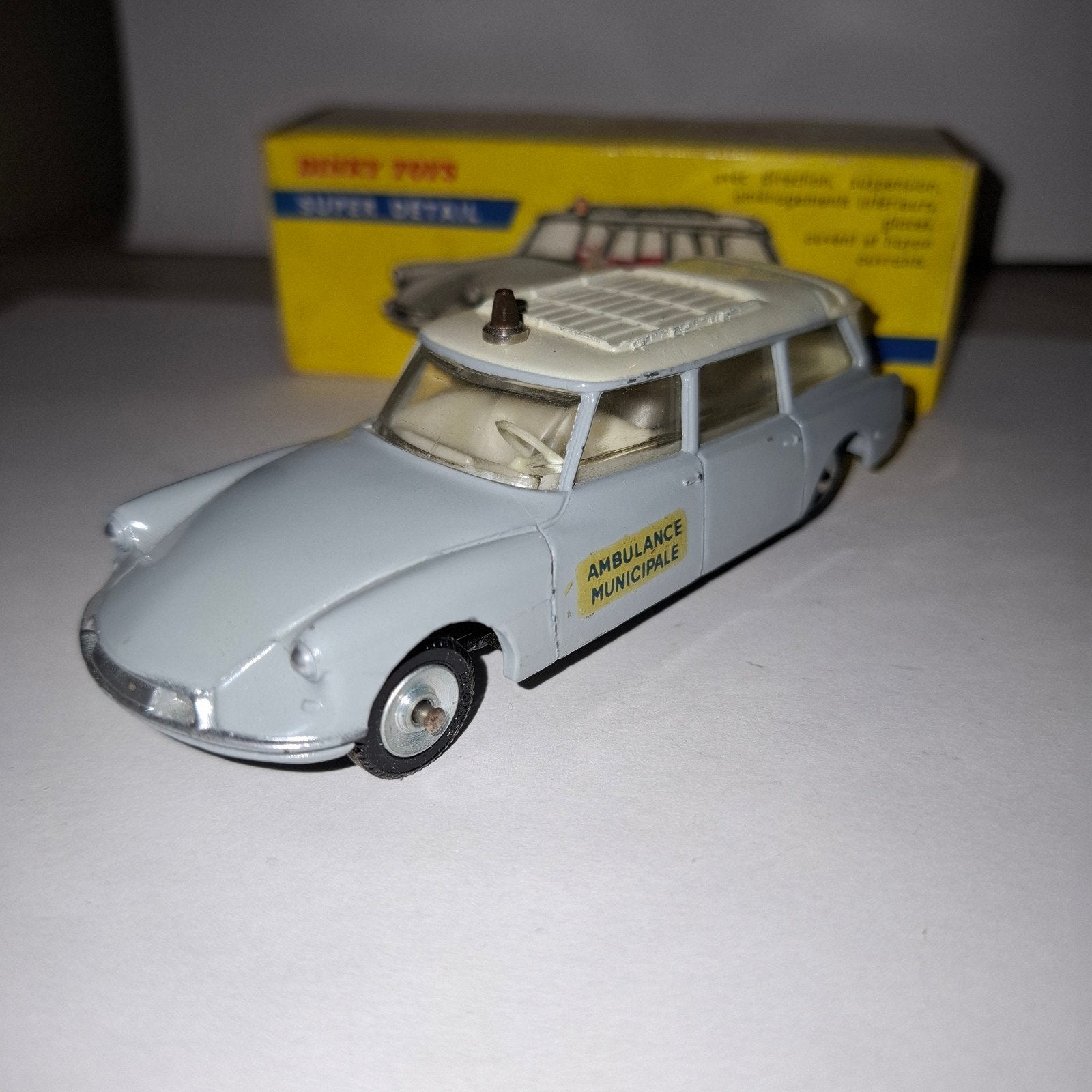 Dinky Toys Citroën 19 DS Ambulance met originele doos, Ophalen of Verzenden