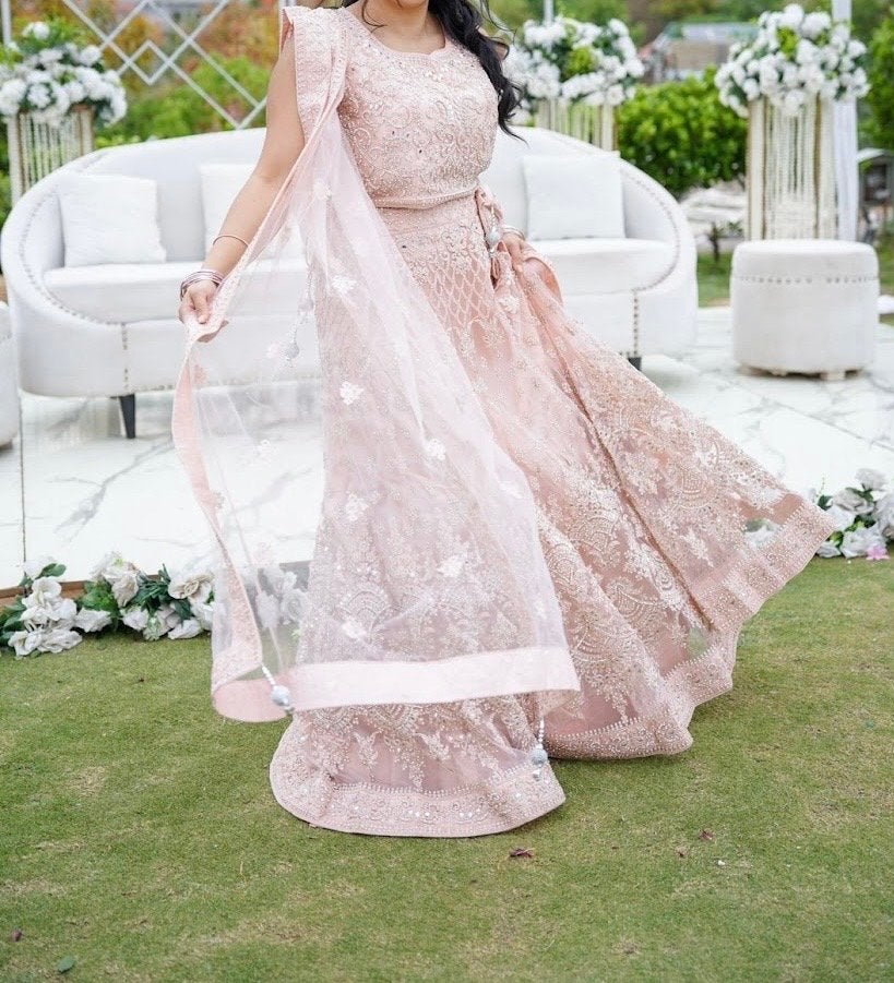 Prachtige Roze Indiase Lehenga Set, Maat 38/40 (M), Overige typen, Ophalen of Verzenden, Zo goed als nieuw