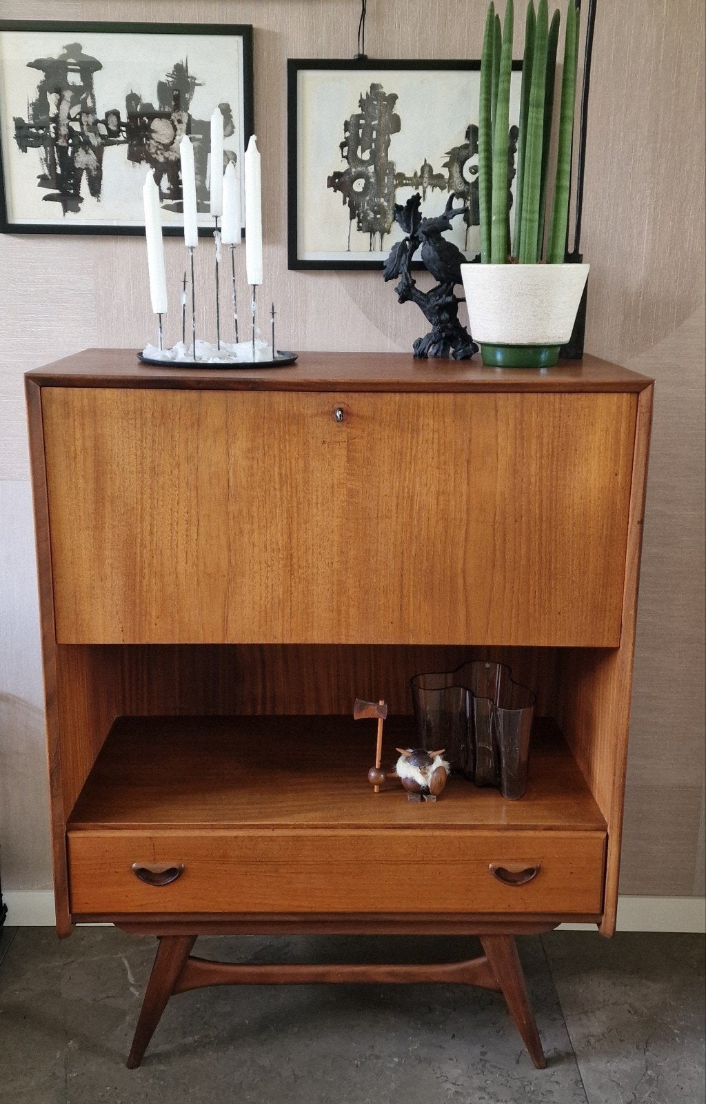 Vintage kastje wandkast Deense stijl cabinet, Ophalen, Zo goed als nieuw
