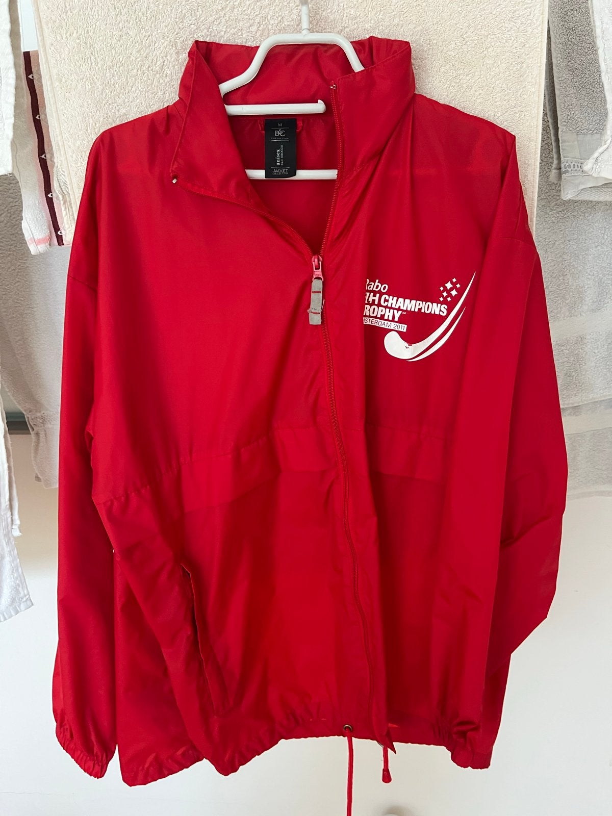 Rode B&C Sirocco Unisex Jas Maat M, Ophalen of Verzenden, Gedragen, Maat 38/40 (M), Rood