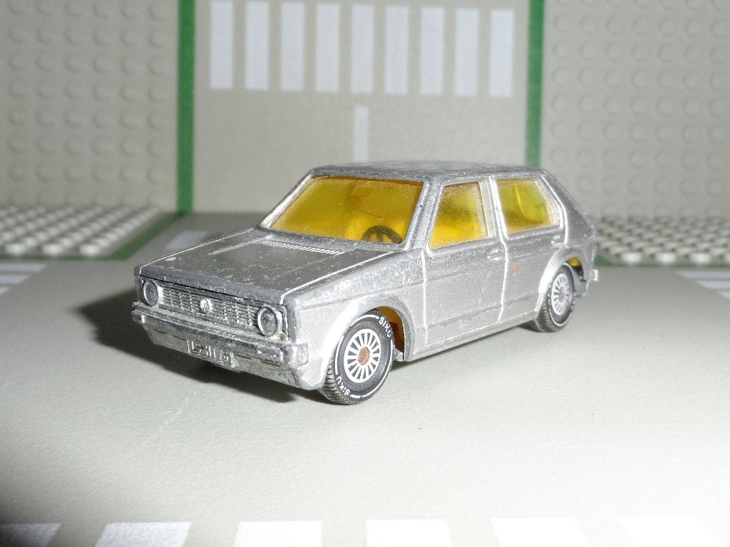 Siku 1033 - Volkswagen Golf LS - 1:55, Ophalen of Verzenden, Gebruikt, Auto