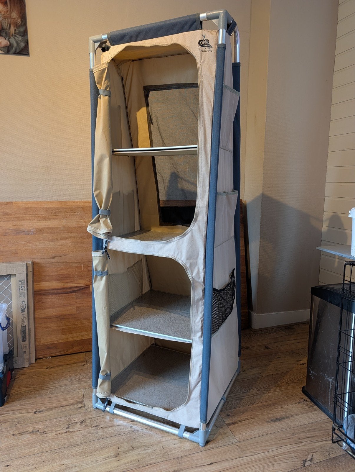Defa campingkast, Ophalen, Campingkast