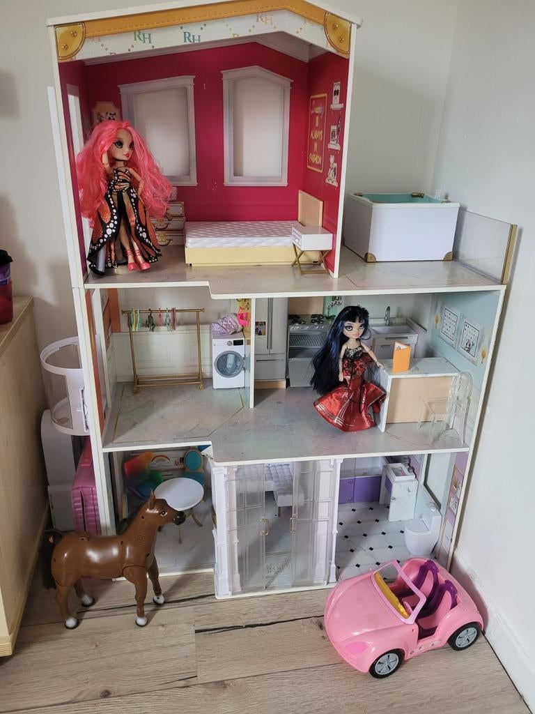 Rainbow High Poppenhuis met Meubels en Accessoires, Kinderen en Baby's, Speelgoed | Overig, Gebruikt, Jongen of Meisje, Ophalen