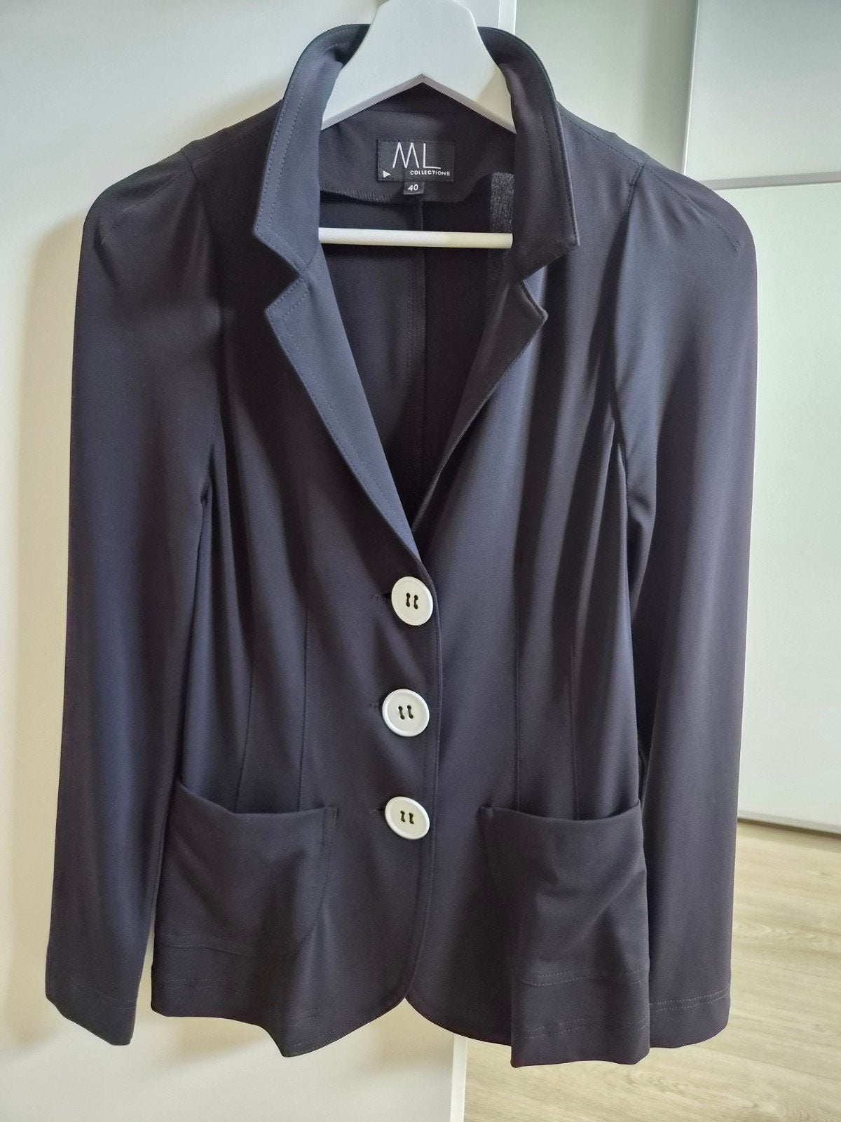 Mooie blazer van ML Collections. Maat 40. Zwart., Maat 38/40 (M), Zwart, Ophalen of Verzenden, Zo goed als nieuw