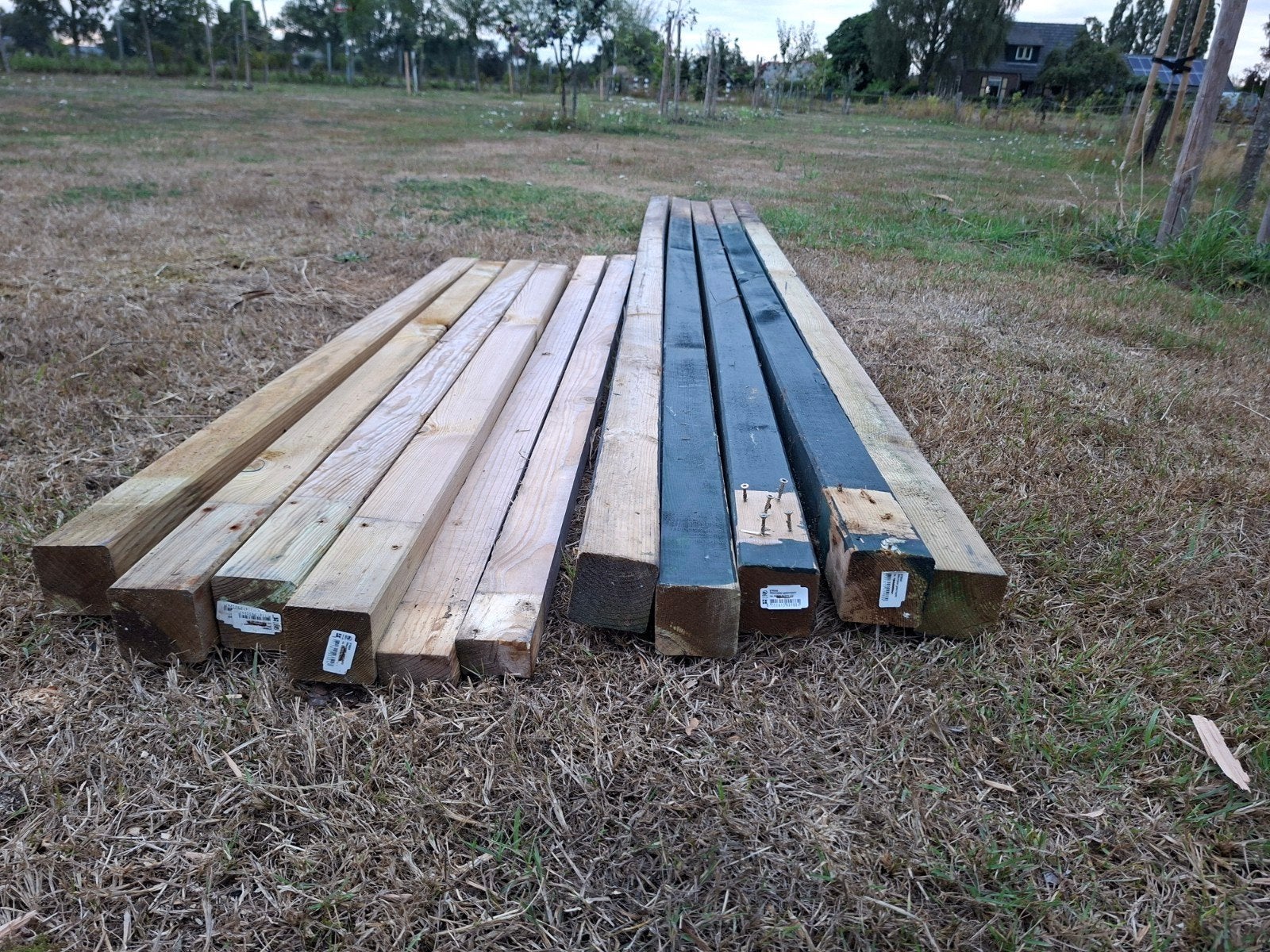Diverse partij gebruikte houten balken en planken, Doe-het-zelf en Verbouw, Gebruikt, 250 tot 300 cm, 50 mm of meer, Balk