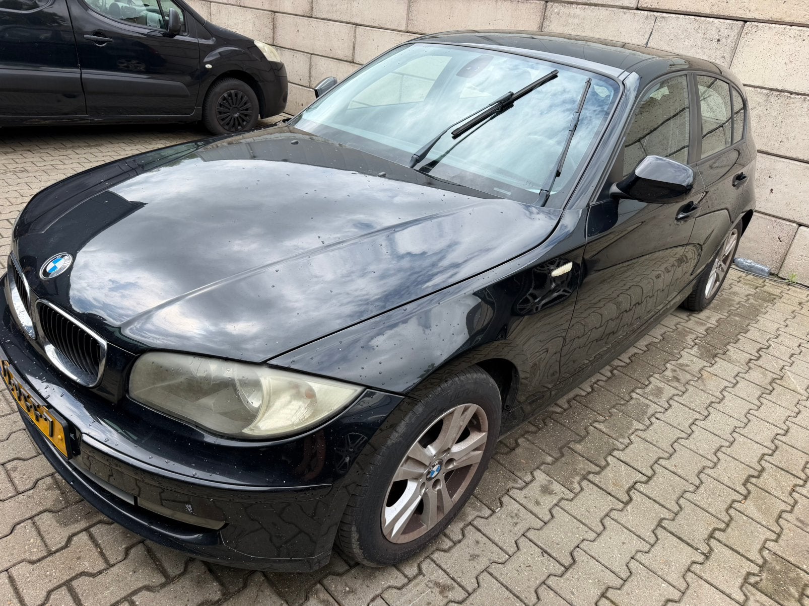 BMW 1-Serie 2.0 118I 5DR 2011 Zwart, Auto's, BMW, 1-Serie, Euro 5, Achterwielaandrijving, 1995 cc
