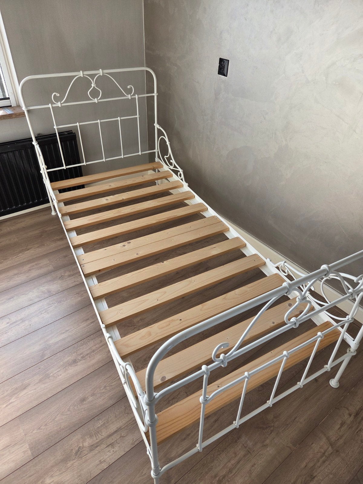 Metalen ledikant., Ophalen, 90 cm, Eenpersoons, Metaal