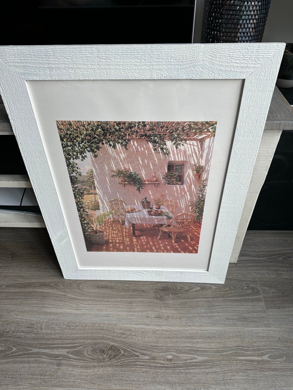 Schilderij met terras en planten in witte lijst, Ophalen, 50 – 75, Gebruikt, Schilderij