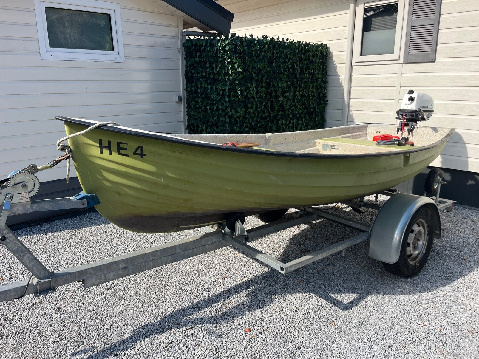 Te koop leuk bootje 365 cm lang 150 cm breed, Watersport en Boten, Vis- en Consoleboten, Ophalen, Zo goed als nieuw, Elektrisch