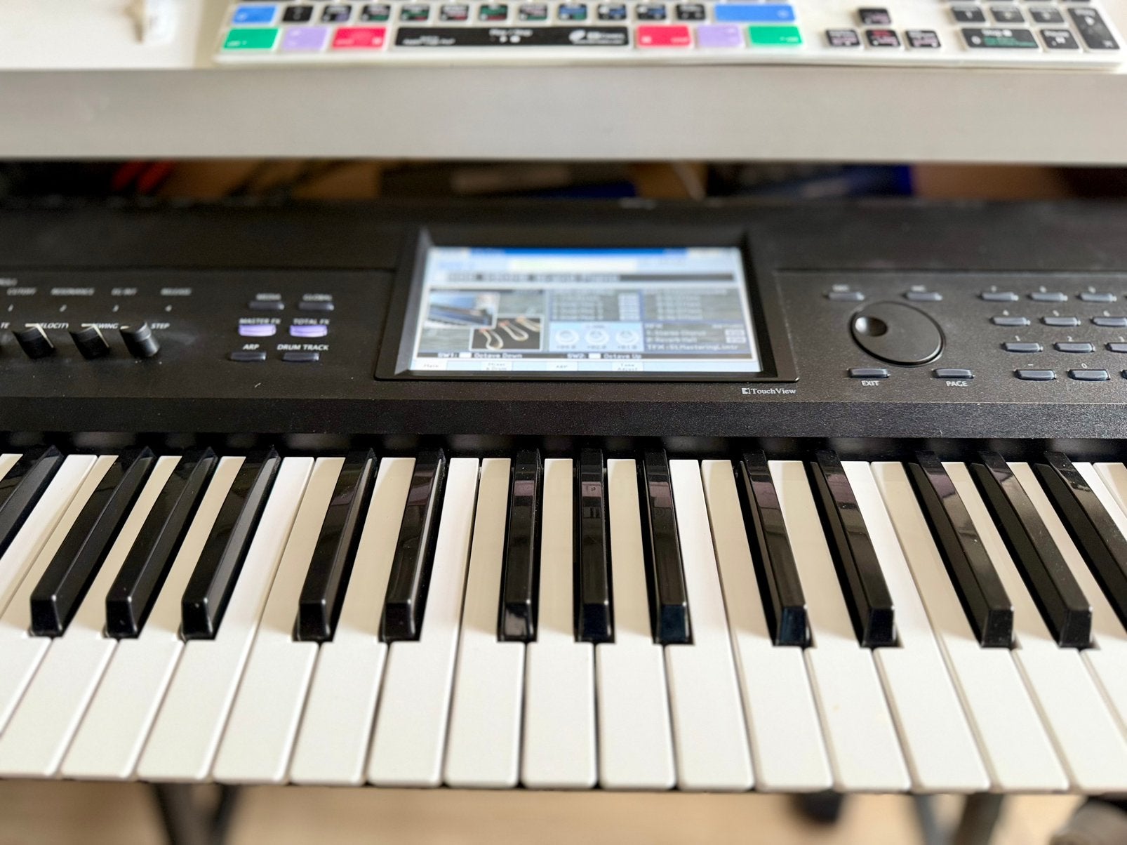 Korg Krome 73 keys, Muziek en Instrumenten, Ophalen, Gebruikt, Korg, Met midi-aansluiting
