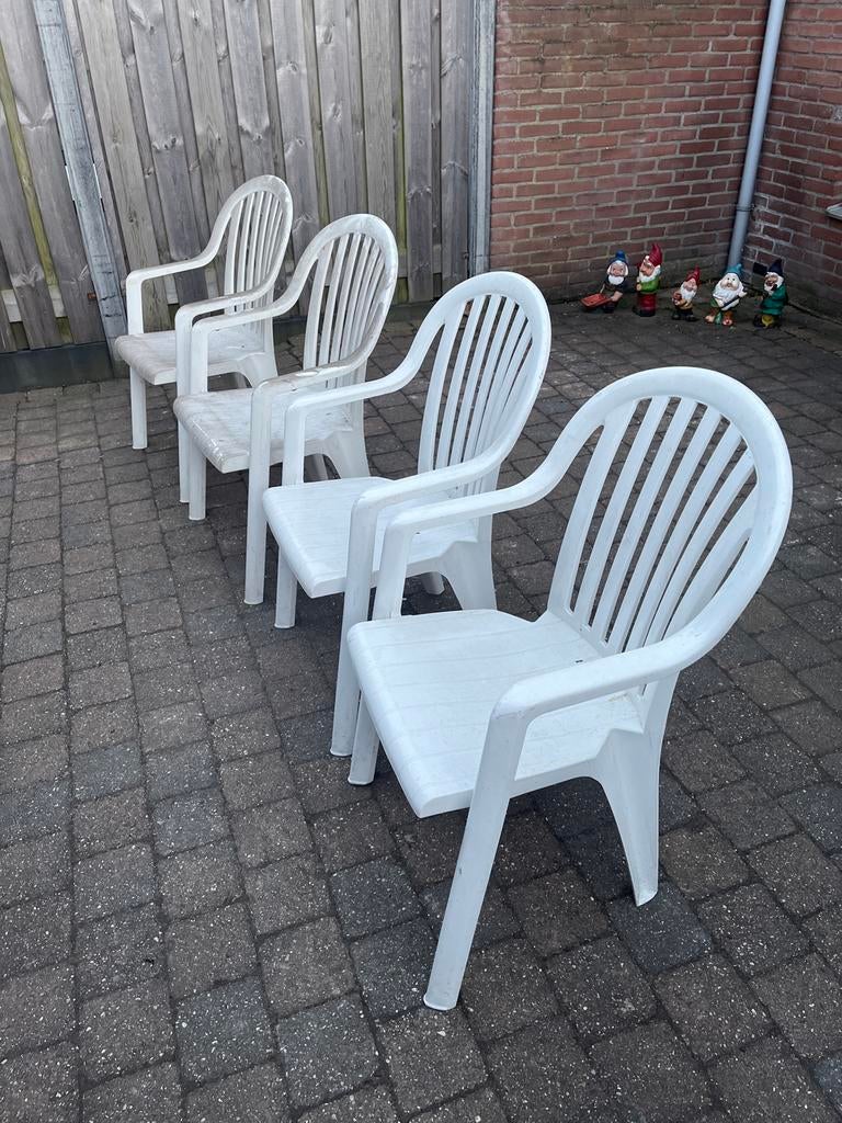 4 Witte Plastic Tuinstoelen - Gebruikt, Ophalen, Gebruikt, Plastic