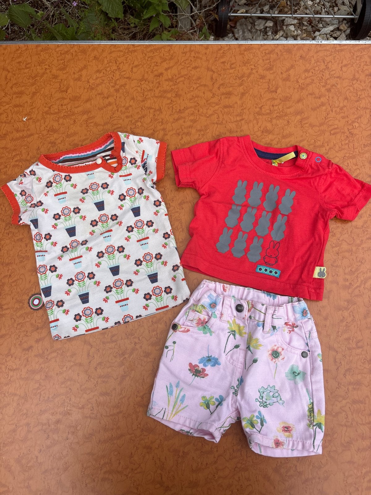 Babykleding set: 2 shirts (4 funky flavours, nijntje) en sho, Ophalen of Verzenden, Gebruikt, Jongetje of Meisje