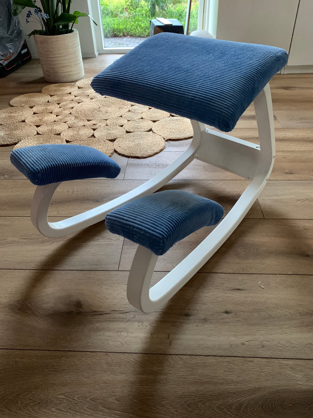 Stokke kniestoel, Ophalen, Zo goed als nieuw, Rond, Minder dan 50 cm
