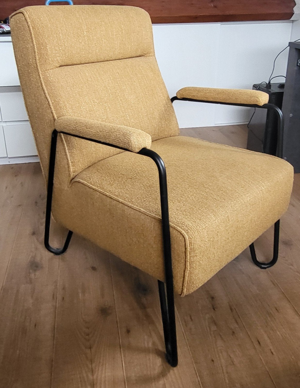 2x Luxe stoelen 1x Stof okergeel en 1x Microvezel groen, Ophalen, Twee, Overige kleuren, Modern, Industrieel, Comfortabel