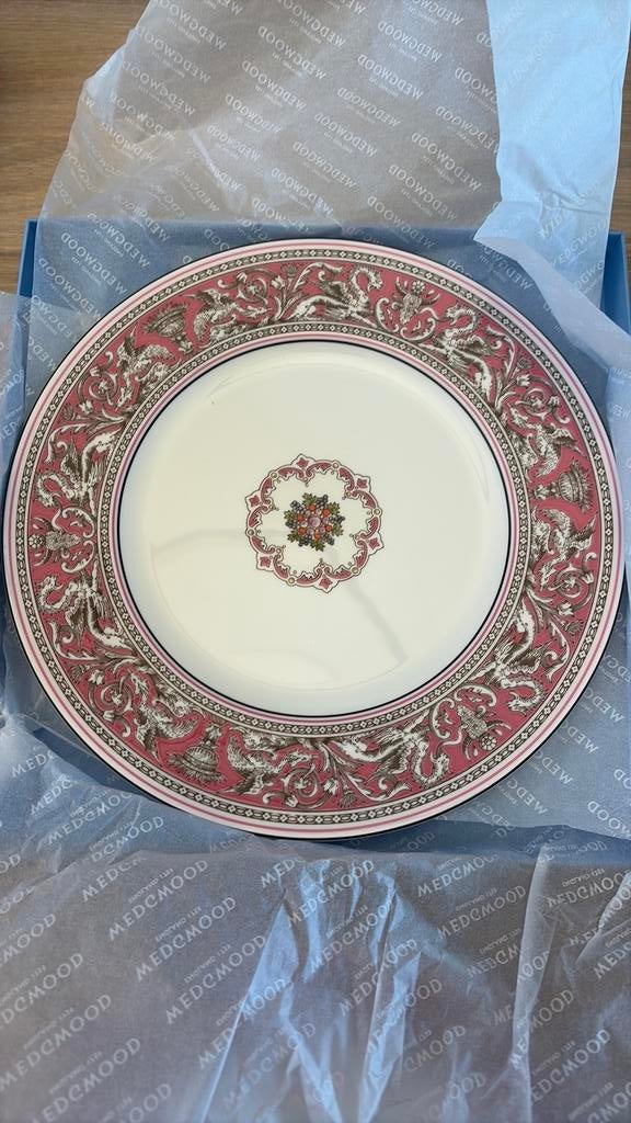 Wedgwood florentine fuchsia, Nieuw, Ophalen of Verzenden, Bord(en), Wedgwood