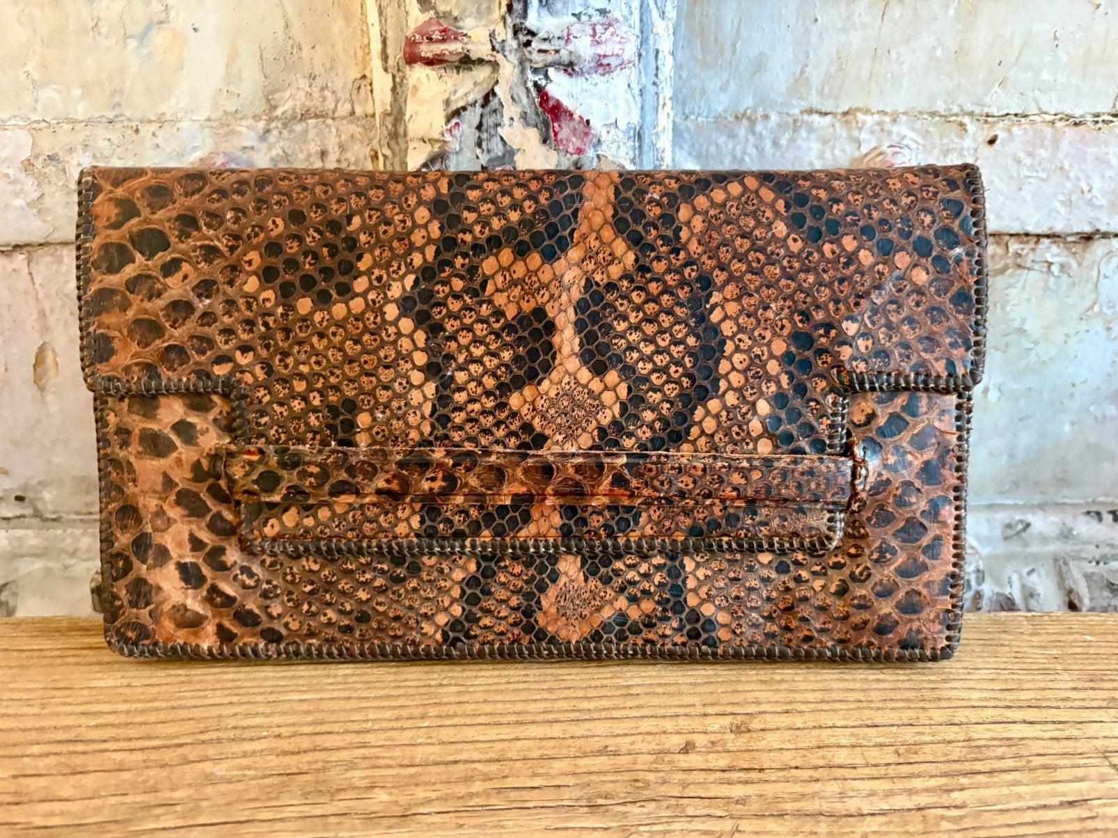Clutch van cognac kleurig slagenleer, Ophalen of Verzenden, Zo goed als nieuw, Bruin