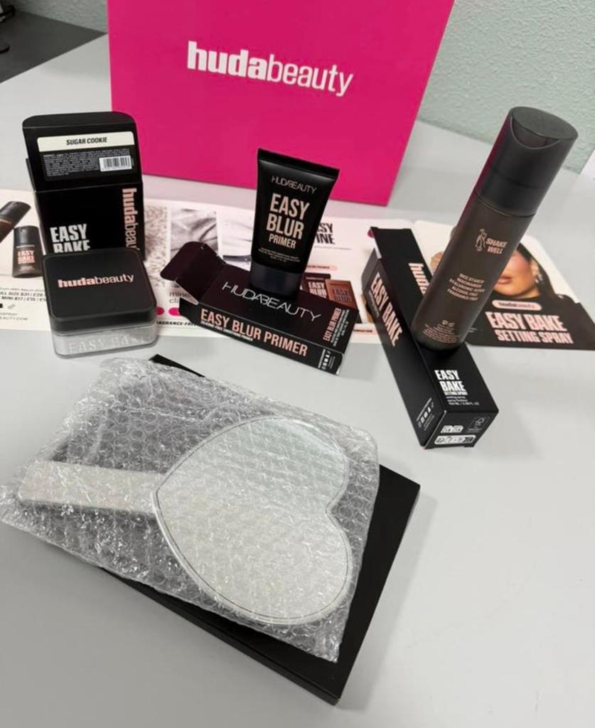 Huda Beauty Set NIEUW Spray, Primer, Powder, Spiegel make-up, Gehele gezicht, Nieuw, Ophalen of Verzenden, H