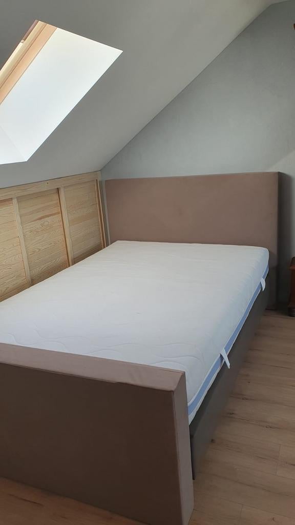 Tweepersoonsbed met hoofdbord en matras, Huis en Inrichting, Slaapkamer | Bedden, Ophalen, Tweepersoons, Hout, 180 cm
