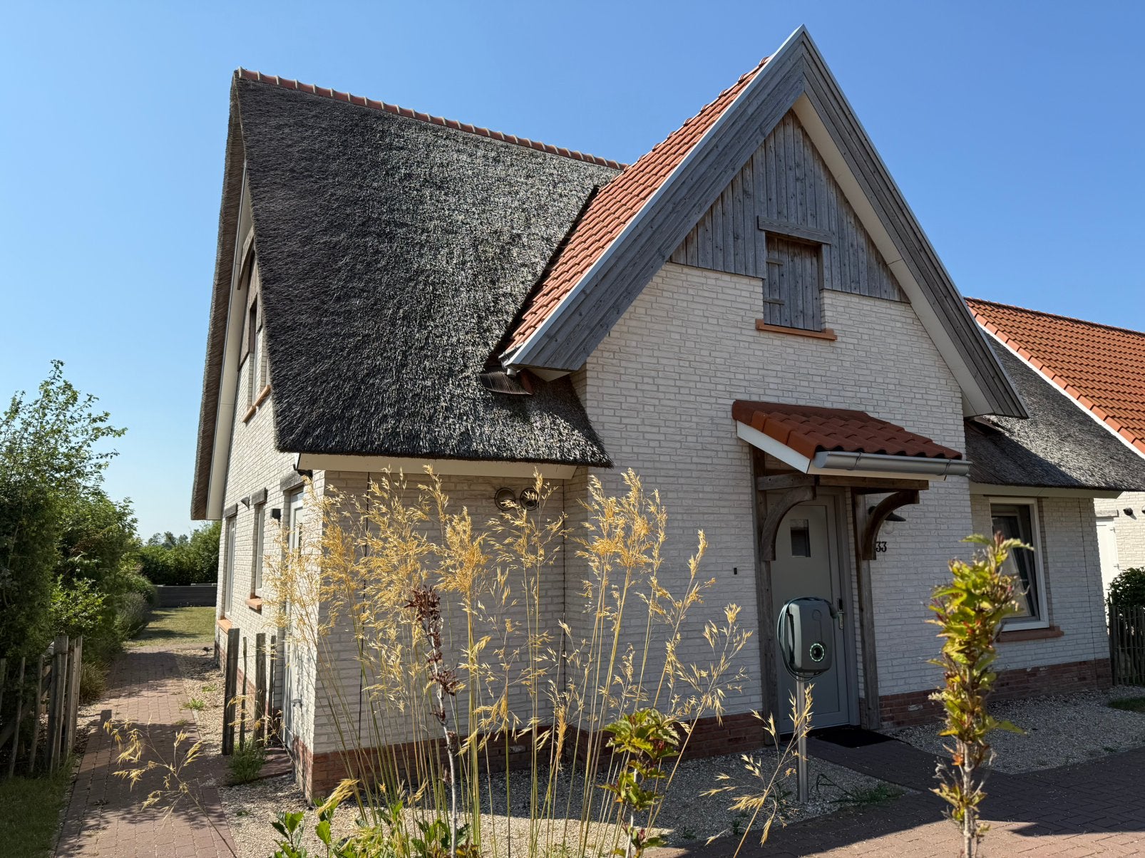 Luxe 10-Persoons Rietgedekte Villa bij het strand huren! ️, 4 of meer slaapkamers, Wasmachine, Zeeland, Recreatiepark
