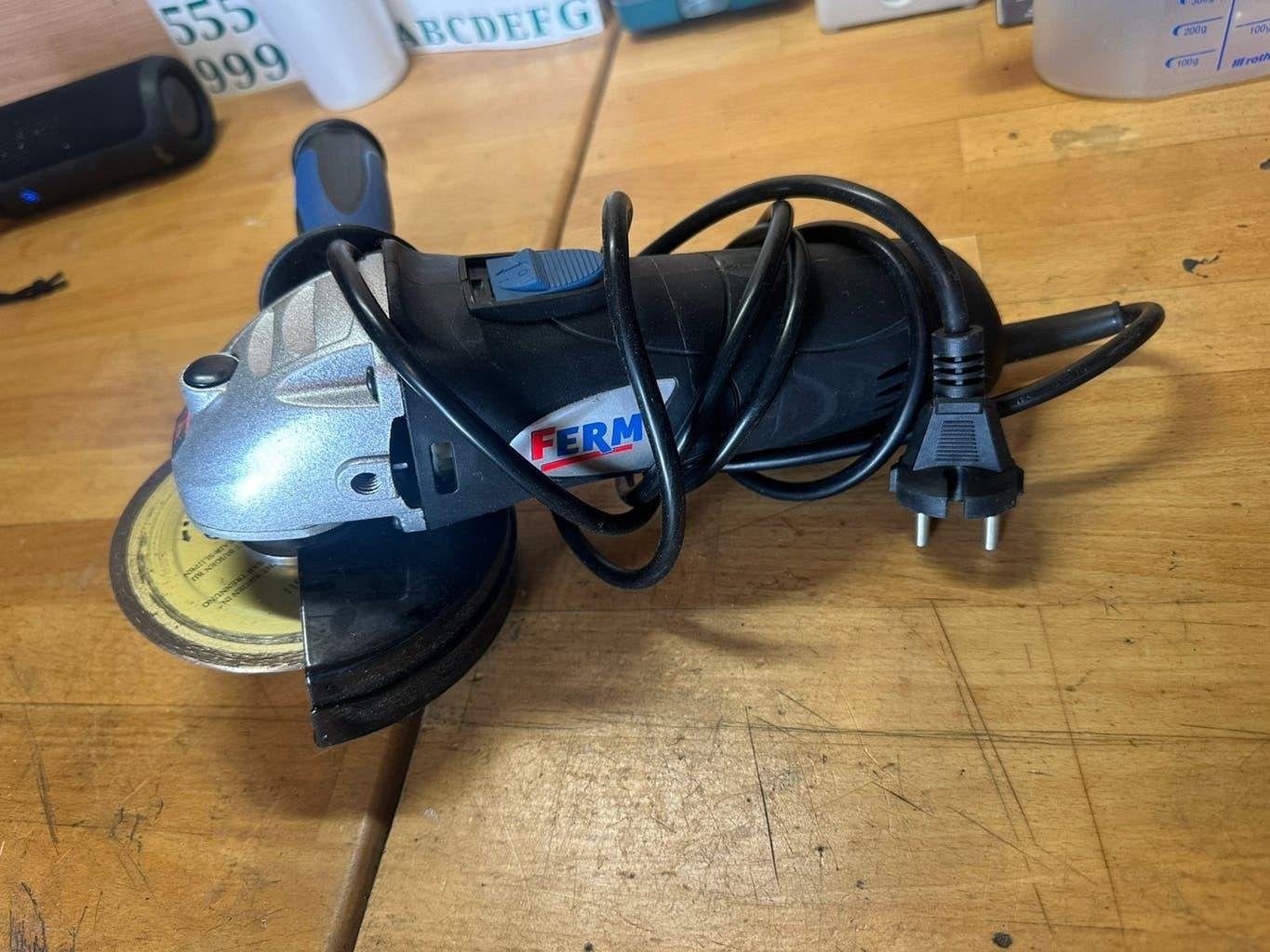 Haakse slijper, Ferm, Ophalen of Verzenden, Gebruikt, Minder dan 700 watt, Haakse handslijpmachine