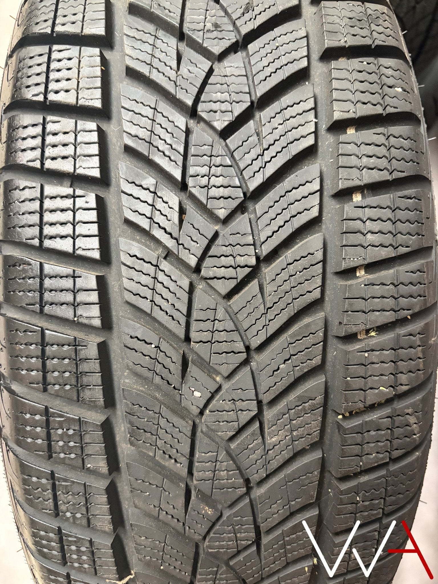4x Goodyear Ultragrip 215/55 R18 winterbanden ID.3 Born V60, 18 inch, -, -, Banden en Velgen