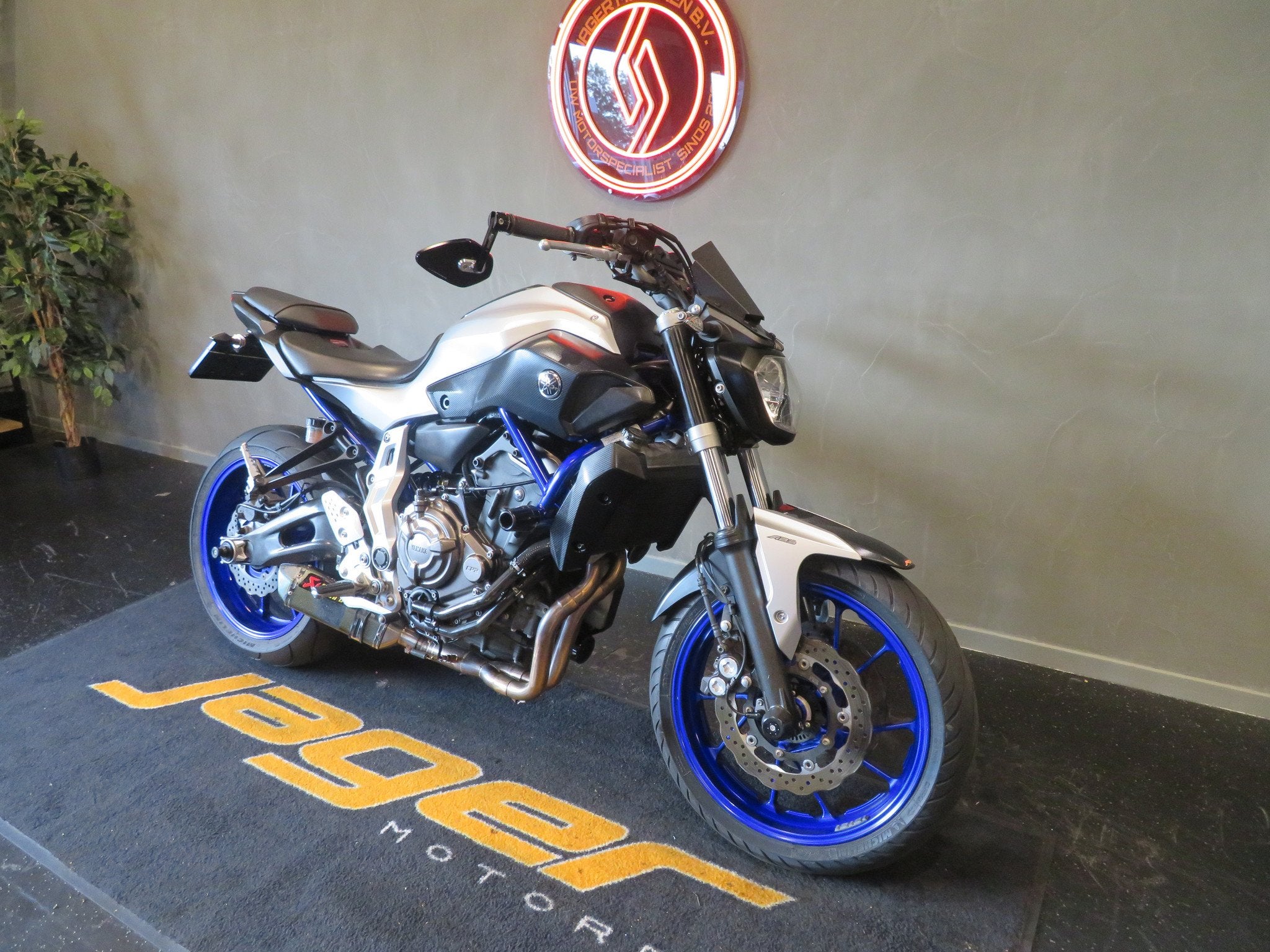 Yamaha MT-07 SUPER NETJES AKRA (bj 2015), Motoren, Motoren | Yamaha, Bedrijf, Naked bike