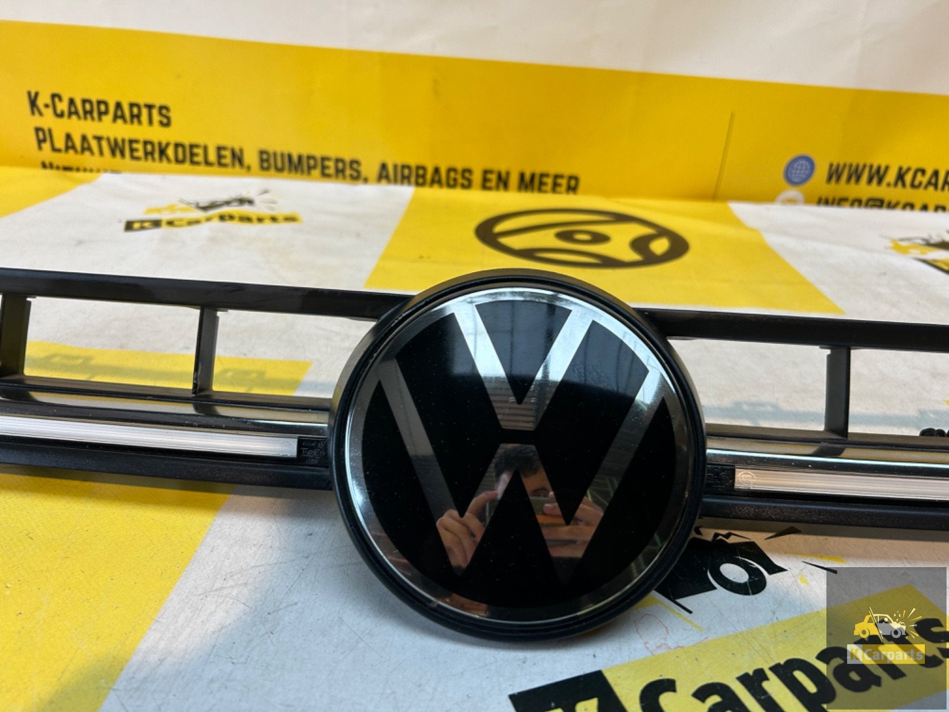 Grill VW Polo 2G Facelift IQ LED Origineel Grille ACC 22-25, Gebruikt, Volkswagen AG, Bumper, Berliner Ring 2
38440  Wolfsburg, DE