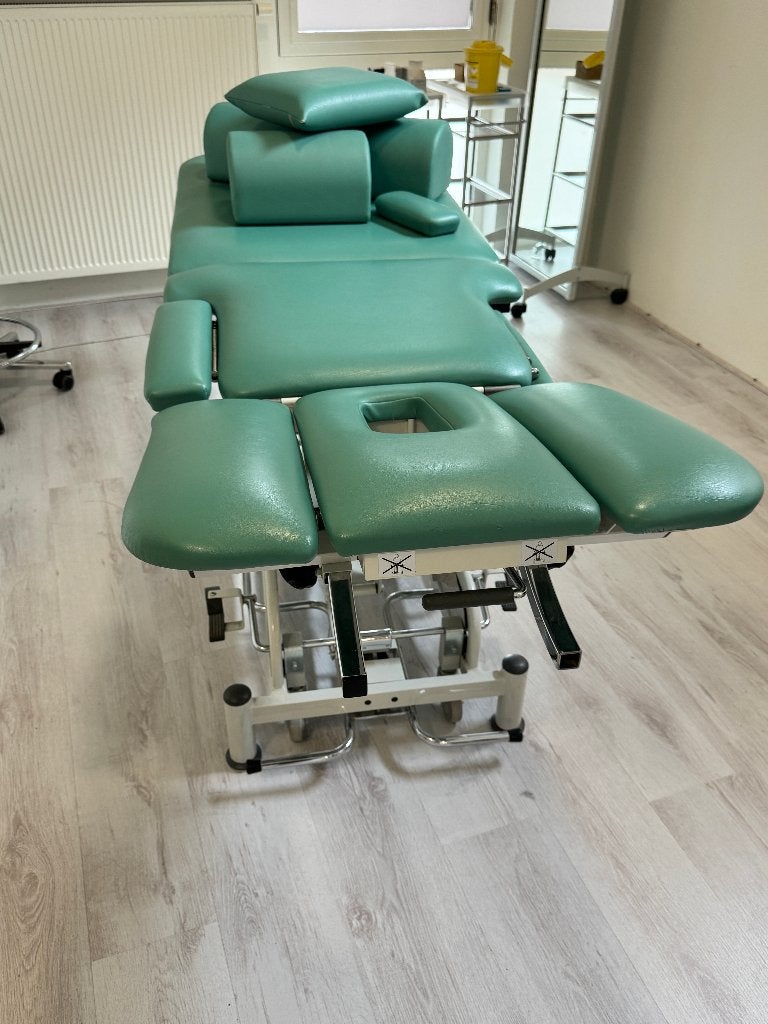 VERKOCHT: Manumed electrisch / pli (electrisch), Ophalen, Massagetafel, Manumed, IJsland