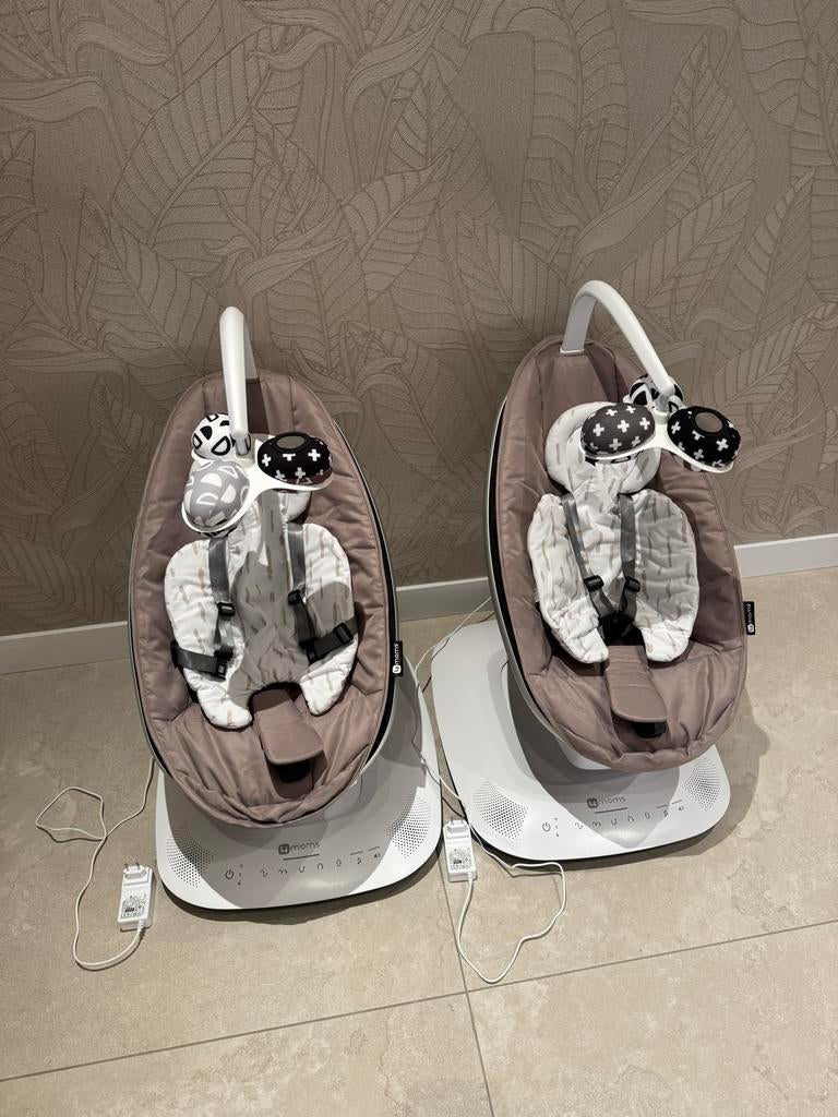 4moms mamaRoo schommelstoel / wipstoel 2 stuks, Kinderen en Baby's, Wipstoeltjes, Wipstoel, Ophalen, Overige merken, Met gordel(s) of riempje(s)