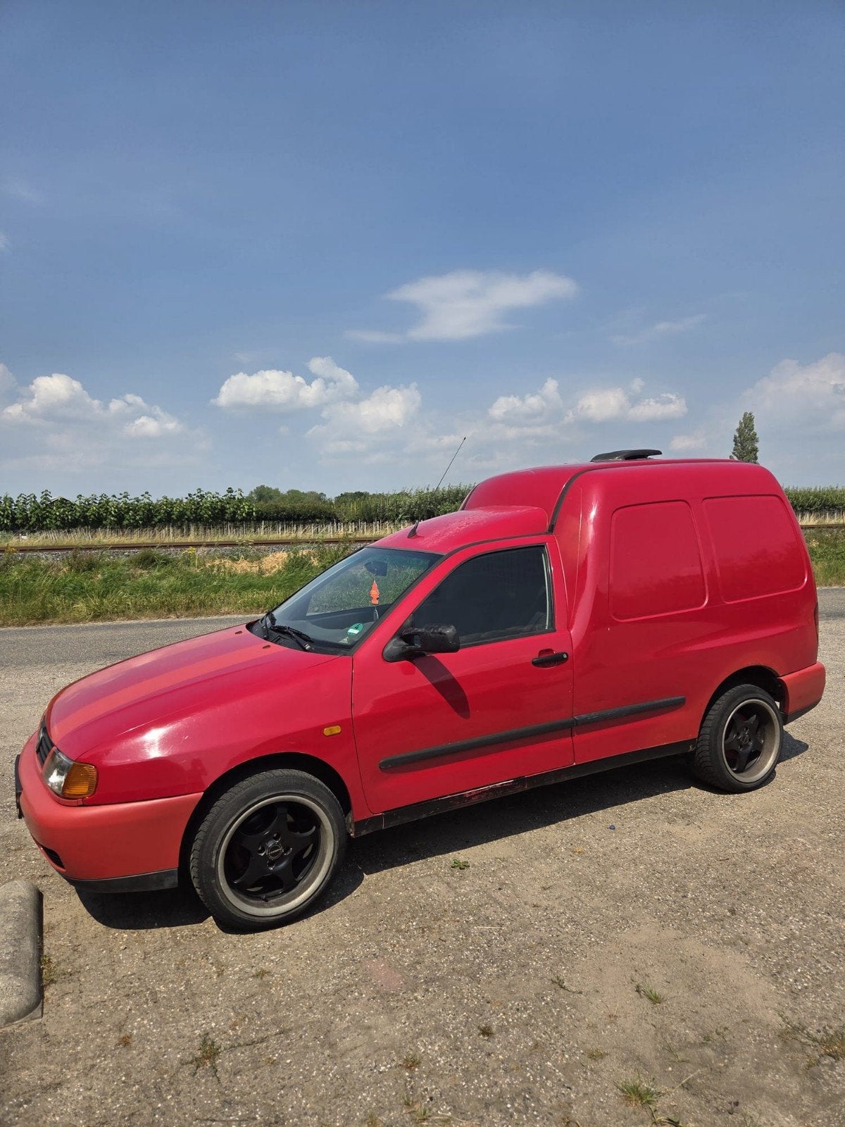Volkswagen Caddy 1.6 55KW 1998  met recente apk en onderhoud, Auto's, Voorwielaandrijving, Stof, 74 pk, 4 cilinders