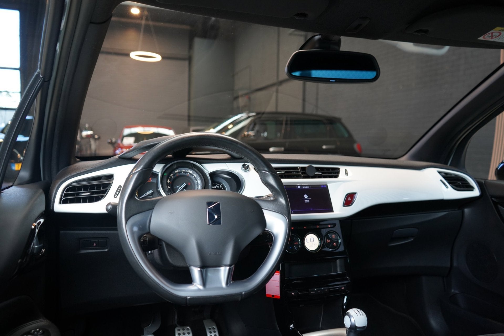 DS 3 1.2 PureTech Business | NAVI | AIRCO | CRUISE | PDC | N, Auto's, Voorwielaandrijving, Stof, Gebruikt, 82 pk
