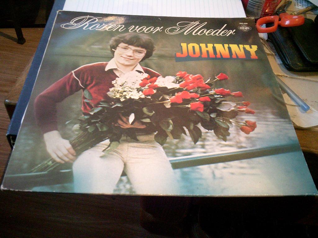 JOHNNY LP ROZEN VOOR MOEDER, 1980 - 1989, Ophalen of Verzenden, Zo goed als nieuw, Levenslied of Smartlap