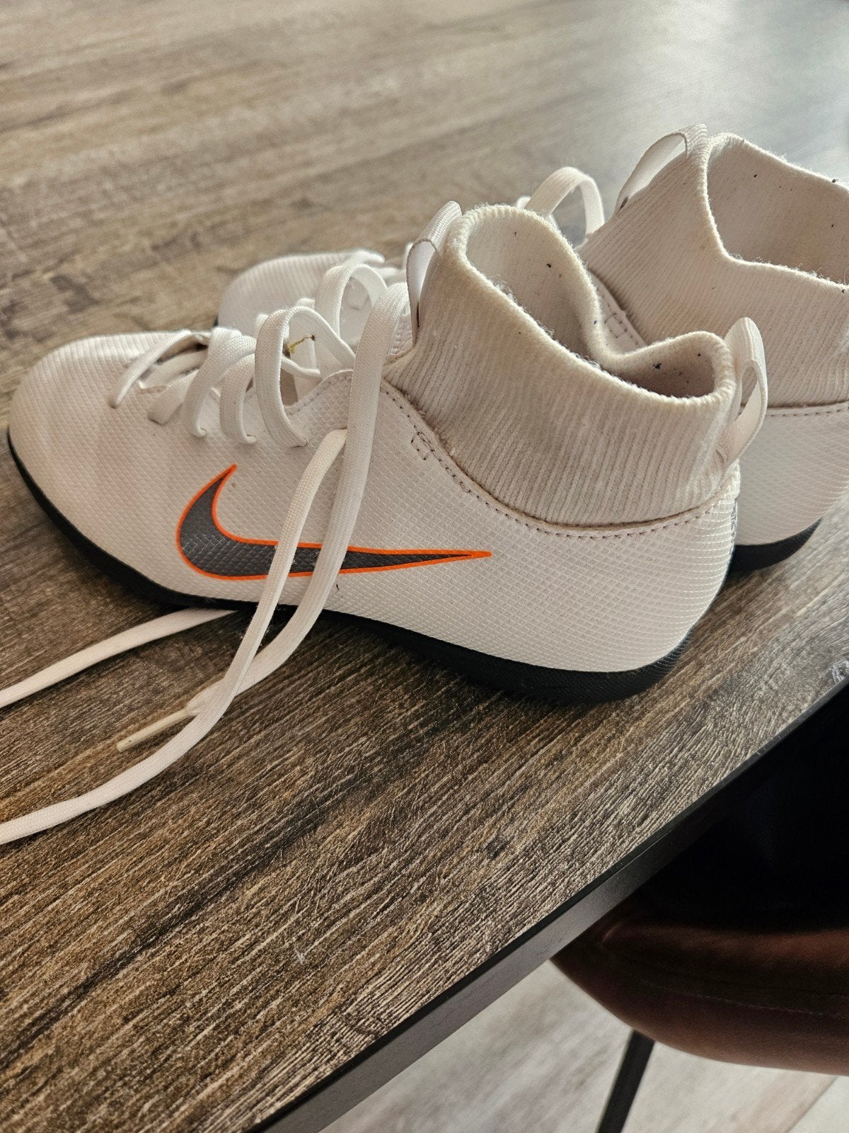 nike mercurial 35.5 zaalvoetbal schoenen, Maat XS of kleiner, Schoenen, Ophalen of Verzenden, Zo goed als nieuw