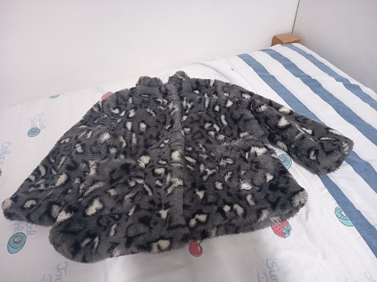 meisjes jas 116, Kinderen en Baby's, Kinderkleding | Maat 116, Ophalen of Verzenden, Mango, Meisje, Jas