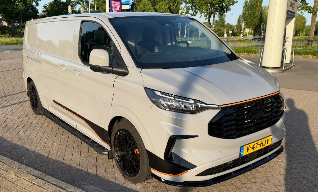 Sportieve Ford Transit Custom 170pk L2h1 320 AUT 2024, Stof, Zwart, 4 cilinders, Bedrijf