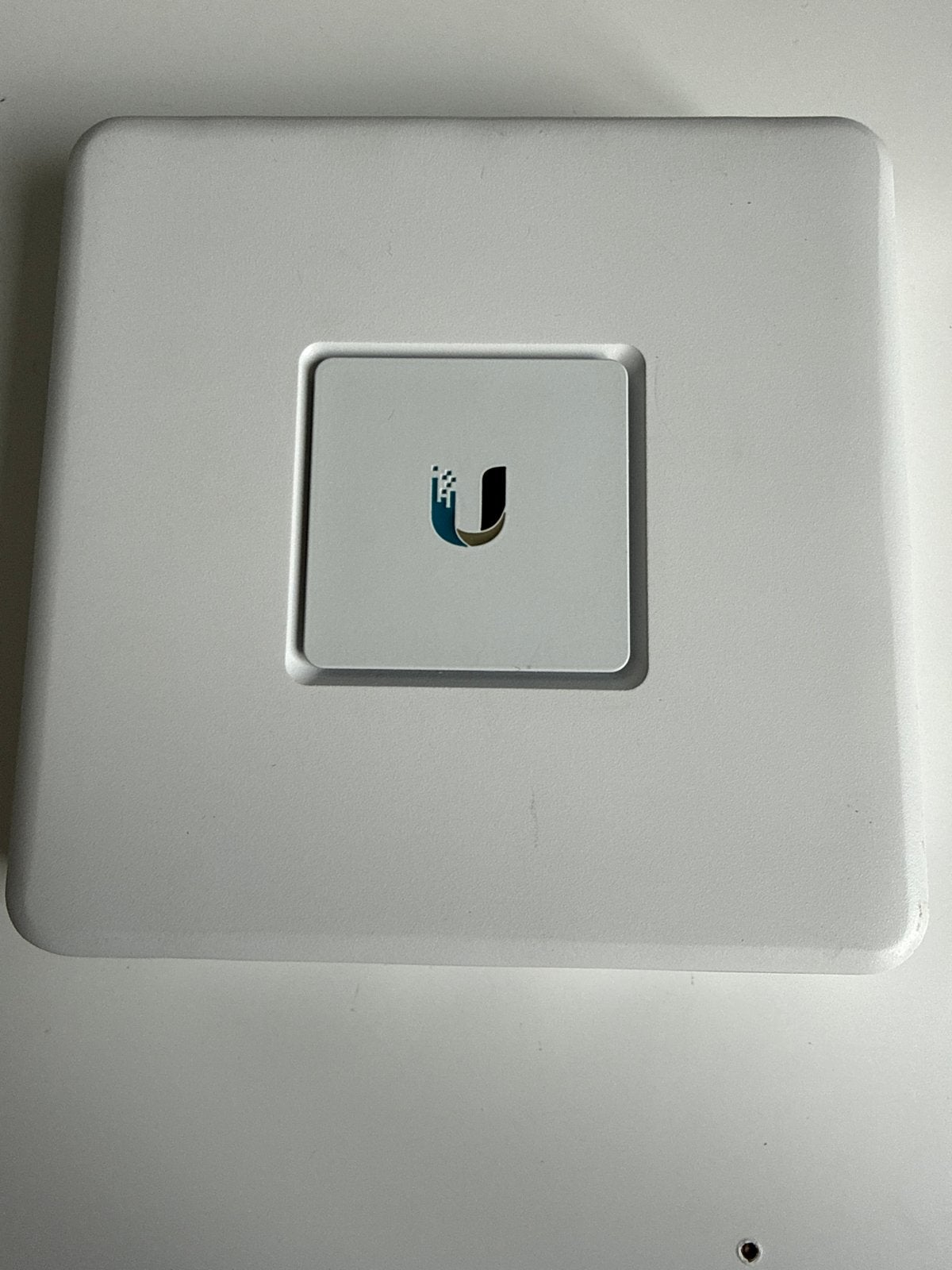 Ubiquiti UniFi Security Gateway (USG) Router, Computers en Software, Routers en Modems, Ophalen of Verzenden, Gebruikt, Router